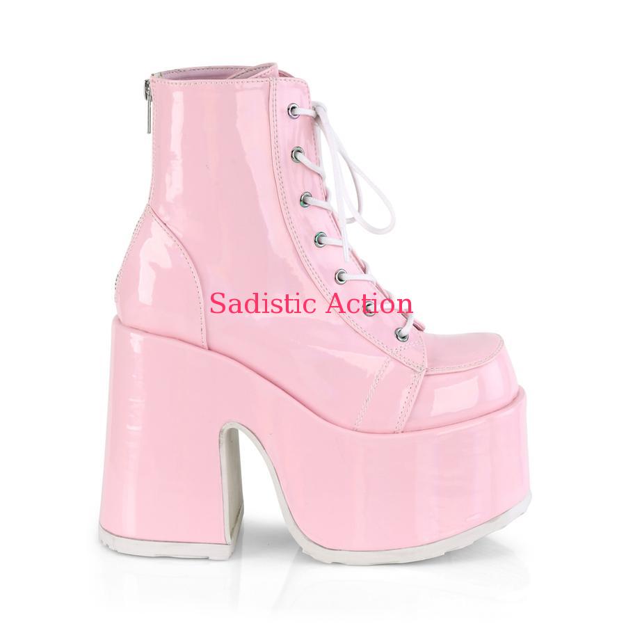 【即納】Demonia Pink Hologram Vegan Leather Chunky Heel 【コスチュームアクセサリー】【コスチュームシューズ】【ブーツ】【DEMONIA(サンダル・フェスティバルシューズ・ブーツ)】【DM-BO-CAM203/BPHG】
