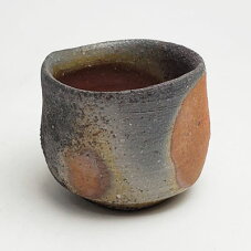 mgn-04702