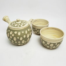常滑焼 茶器 ゆのみ 湯呑 茶器セット 常滑焼 憲児作 3点セット 茶器セット とこなめやき M 96 急須 緑水玉 急須 日本製 おしゃれ 常滑 ゆのみ おしゃれ 常滑市 愛知県 愛知 深蒸し茶 茶 玉露 小さい急須 お茶 キッチン雑貨 焼き物 陶器 陶磁器 日本六古窯 常滑焼 茶器 ゆのみ 湯呑 茶器セット 常滑焼 憲児作 3点セット 茶器セット とこなめやき M 96 急須 緑水玉 急須 日本製 おしゃれ 常滑 ゆのみ おしゃれ 常滑市 愛知県 愛知 深蒸し茶 茶 玉露 小さい急須 お茶 キッチン雑貨 焼き物 陶器 陶磁器 日本六古窯