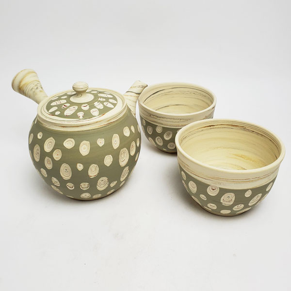 常滑焼 茶器 ゆのみ 湯呑 茶器セット 常滑焼 憲児作 3点セット 茶器セット とこなめやき M 96 急須 緑水玉 急須 日本製 おしゃれ 常滑 ゆのみ おしゃれ 常滑市 愛知県 愛知 深蒸し茶 茶 玉露 小さい急須 お茶 キッチン雑貨 焼き物 陶器 陶磁器 日本六古窯