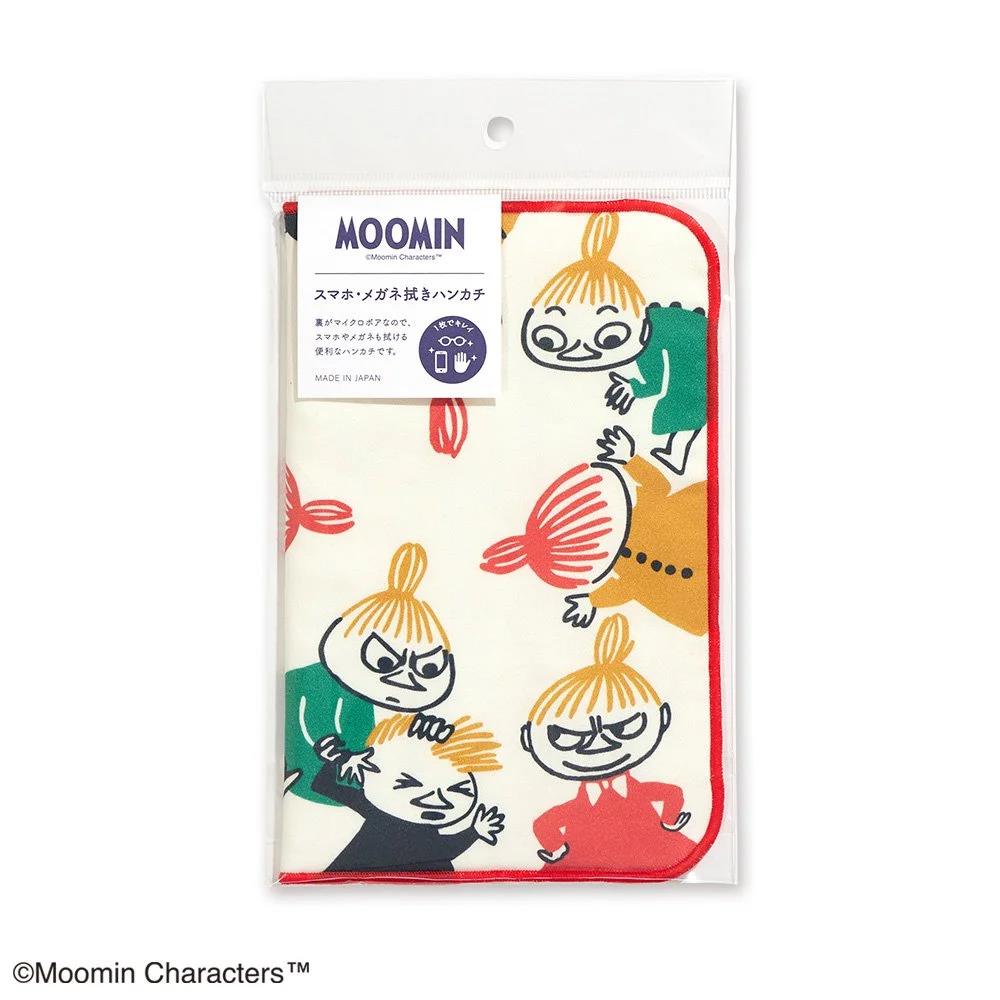 商品名【MOOMIN】ムーミン スマホ・メガネ拭きハンカチ 『リトルミイ いたずら 』 サイズ約20cm × 20cm 材質グランド（地糸）／綿100% 　パイル／ポリエステル75％　ナイロン25％　日本製 1枚でキレイ！表は普通のハンカチとして、手を拭いたり、汗を拭いたり。裏がマイクロボアなのでスマホやメガネも拭けるとても便利なハンカチです。ムーミン好きにはたまらない大人可愛いデザイン、色使い。ちょっとしたプレゼントやお返しにおすすめです♪ ご注意※製造ロットにより商品の仕様が若干異なる場合がございます。※ご使用のモニターやブラウザの設定により、実際の色とは微妙に異なることがありますがご了承願います。ご注文の際、タイミングにより他サイトにて売約済になる可能性がございます。ご理解のほど、よろしくお願いします。※予告なく廃番になる可能性がございます。ご了承ください。