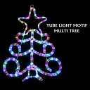　クリスマスを華やかに演出！ LED TUBE LIGHT　MOTIF TREE LEDチューブライトモチーフ　マルチツリー 今年もクリスマスを華やかに演出するデコレーションや 様々な小物を取り揃えました♪ 楽しいデコレーションでクリスマスの雰囲気もアップ★ 点滅するLEDがジュエリーのようなアクセントとして輝く 存在感のあるクリスマスツリーのチューブライトモチーフです。 マルチカラーに輝く可愛いツリーは、ベランダや壁面などにオススメです。 お洒落で素敵なイルミネーションをお楽しみください。 製品仕様 ●LEDチューブライト使用 ●モチーフ：クリスマスツリー ●丸型プラグ（家庭用100Vコンセント使用） ●コードの長さ：1m50cm ●消費電力：14W ●本体サイズ：幅45cm×奥行3cm×高さ55cm ●屋外OK ●防滴仕様 (本体に防滴加工が施されています。電源部分は防滴ではありません)