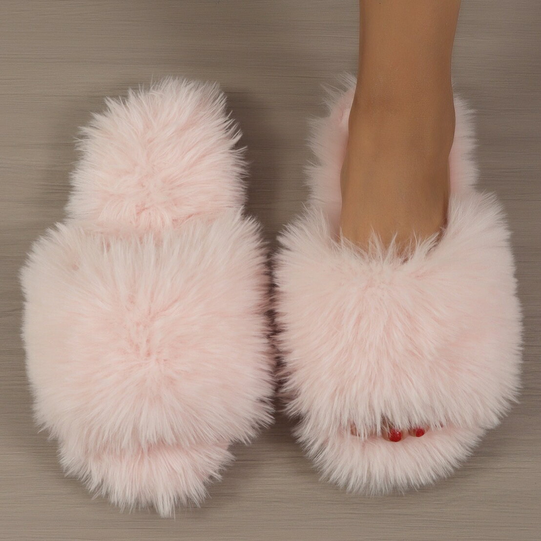 女性のための滑り止めの耐久性のある屋内スリッパ,豪華なホームシューズ,暖かいサンダル,新しいファッション,豪華なデザイン,怠惰な,秋,冬