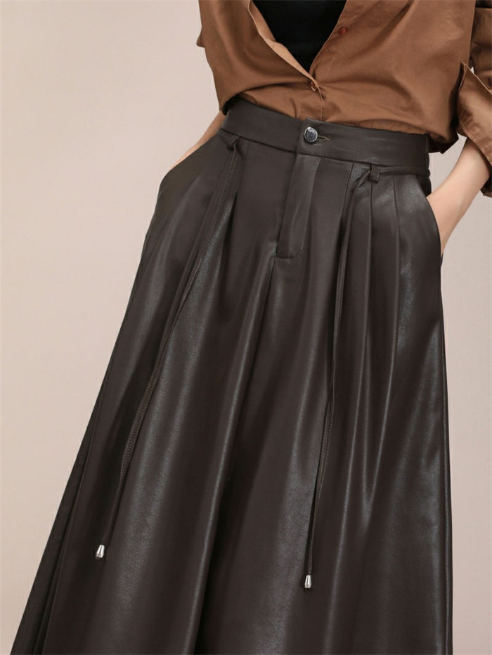 レザー スカート Aライン レディース 通販 レザースカート フレアスカート フレア ミドル丈 ミドル ひざ下 膝下 ボトムス 上品 無地 シンプル 大人 きれいめ 脚長効果 高見え 秋冬 秋 冬 おしゃれ オフィス カジュアル 通勤 通学 20代 30代 40代 50代