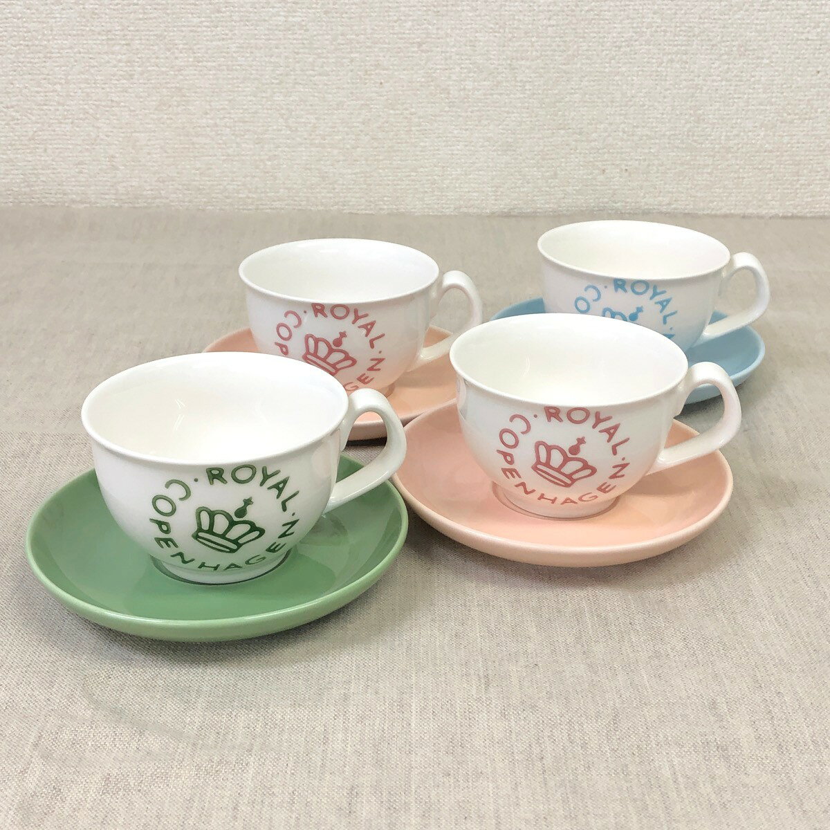 【中古】ROYAL COPENHAGEN ロイヤルコペンハーゲン ニューシグネチャー カップ＆ソーサー 4客セット ブルー グリーン ピンク