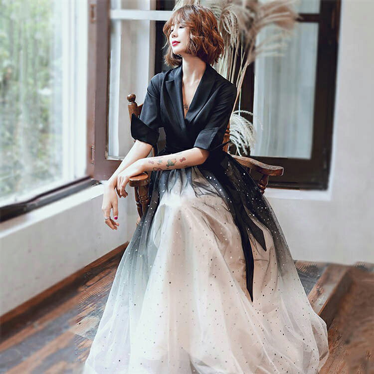 パーティードレス ドレス　ロングドレス 発表会 ロングドレス　演奏会　パーティードレス　結婚式　ウェディングドレス 二次会ドレス お呼ばれドレス ドレス　パーティー　ドレス　大人　上品　　マキシ丈ドレス　グレードレス　結婚式 パーティドレス　成人式　パーティー 二次会 発表会 演奏会 ★素材：ボリエステル ★デザイン：ファスナー ★カラー：黒　（写真参考）　 ※お客様ご使用のPC環境により商品画像のカラーが多少異なる場合があります。仕入時期により多少デザインなど異なる場合があります。ご了承ください。 ★サイズ(cm)： XS： バスト77 ウエスト60　ヒップ81 S： バスト80 ウエスト63　ヒップ84 M： バスト84 ウエスト66　ヒップ87 L： バスト87 ウエスト70　ヒップ90 XL： バスト90 ウエスト73　ヒップ93 2XL：バスト93 ウエスト77　ヒップ96 ※サイズは人の手によって測っているため、1-3cmの誤差がある場合がございますので、予めご了承くださいませ。パーティードレス ドレス　ロングドレス 発表会 ロングドレス　演奏会　パーティードレス　結婚式　ウェディングドレス 二次会ドレス お呼ばれドレス ドレス　パーティー　ドレス　大人　上品　　マキシ丈ドレス　グレードレス　結婚式 パーティドレス　成人式　パーティー 二次会 発表会 演奏会 ★素材：ボリエステル ★デザイン：ファスナー ★カラー：黒　（写真参考）　 ※お客様ご使用のPC環境により商品画像のカラーが多少異なる場合があります。仕入時期により多少デザインなど異なる場合があります。ご了承ください。 ★サイズ(cm)： XS： バスト77 ウエスト60　ヒップ81 S： バスト80 ウエスト63　ヒップ84 M： バスト84 ウエスト66　ヒップ87 L： バスト87 ウエスト70　ヒップ90 XL： バスト90 ウエスト73　ヒップ93 2XL：バスト93 ウエスト77　ヒップ96 ※サイズは人の手によって測っているため、1-3cmの誤差がある場合がございますので、予めご了承くださいませ。
