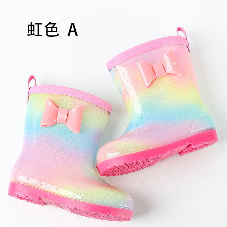 セレクトショップHARUの子供用　虹色 雨靴 雨具 キッズ　ベビー　女の子　男の子　レインシューズ レインブーツ　 雨靴　雨の日　雪の日　PVC　かわいい　　登園　通学 犬の散歩｜アングル2