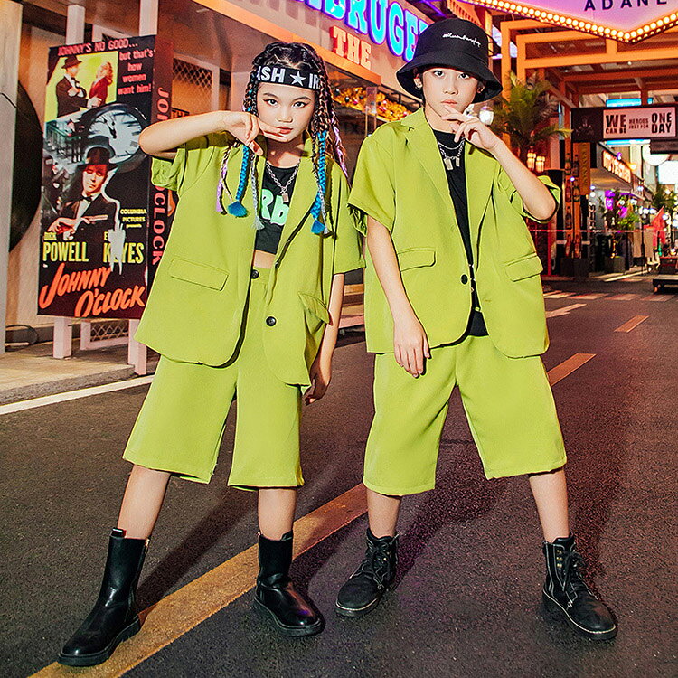 素 材:ポリエステル80% 男の子: 身長/143cm　体重/30kg 試着サイズ/150 女の子: 身長/135cm　体重/25kg 試着サイズ/140 サイズ表の実寸法は3cm程度（ニットの場合は2〜4cm程度）の誤差がある場合がございますので、予めご了承ください。 注意事項: ※ 平置き素人採寸ですので多少の誤差はご容赦下さい。 ※ モニタ環境によって、商品の色合いが多少違う場合があります。 ※ 少々匂いがありますが、置いたままで2-3日くらいになくなりますので、ご安心ください。 ※ 発送時も簡易梱包の為、お受け取り時にたたみ皺が有ると思いますが、ご了承ください。素 材:ポリエステル80% 男の子: 身長/143cm　体重/30kg 試着サイズ/150 女の子: 身長/135cm　体重/25kg 試着サイズ/140 サイズ表の実寸法は3cm程度（ニットの場合は2〜4cm程度）の誤差がある場合がございますので、予めご了承ください。 注意事項: ※ 平置き素人採寸ですので多少の誤差はご容赦下さい。 ※ モニタ環境によって、商品の色合いが多少違う場合があります。 ※ 少々匂いがありますが、置いたままで2-3日くらいになくなりますので、ご安心ください。 ※ 発送時も簡易梱包の為、お受け取り時にたたみ皺が有ると思いますが、ご了承ください。