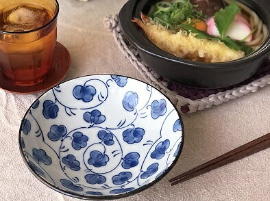 ふたがお茶碗になる土鍋 (蔦柄) 【萬古焼 万古焼 蓋のみ美濃焼】 [直火対応 土鍋 鍋 小鍋 一人用 茶碗 器 取り皿 お祝 贈り物 プレゼント]