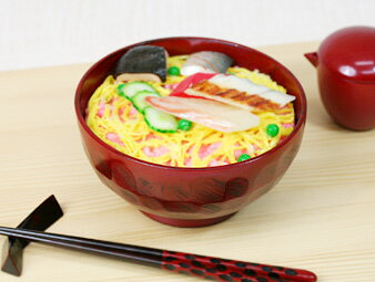 夫婦 どんぶり椀 布張 黒・朱 2客組名入れ 無料 ギフト おしゃれ 木製 木婚式 漆器 御祝 還暦 米寿 内祝 うどん 蕎麦 ラーメン鉢 退職 お礼 お彼岸 メッセージカード付