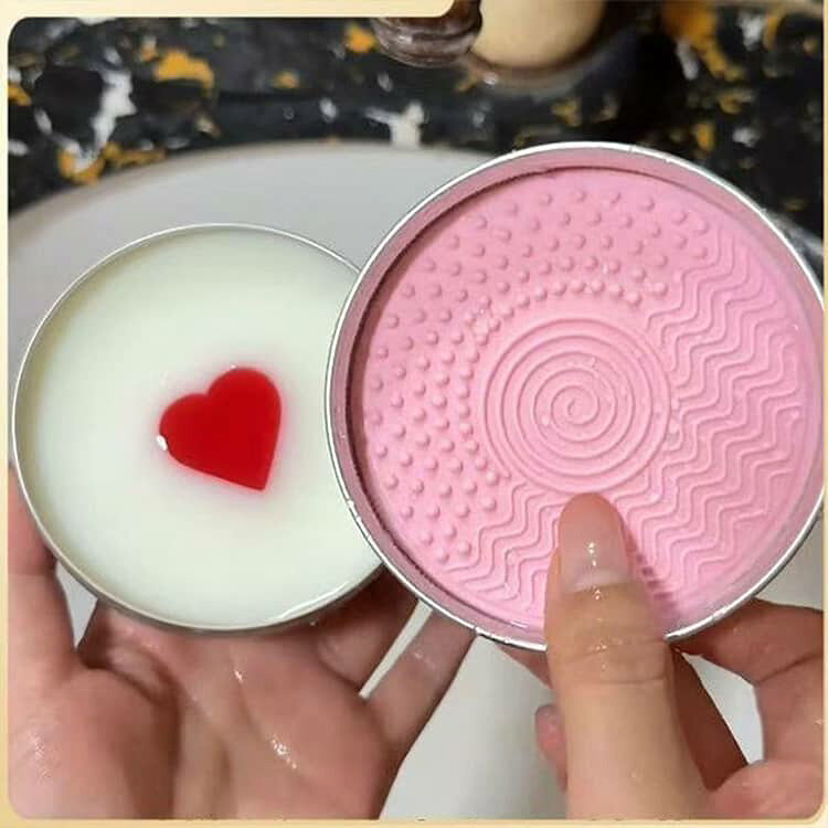 業務SHOP SaK24のクリーナー 2点セット ブラシクリーナー メイクブラシ用の固形石けん スポンジ ハート型 100g 2点セット 洗浄カアップ 化粧筆洗浄 メイクブラシ クリーナー 石鹸 デザイン 固形石鹸 繰り返し使える｜アングル3
