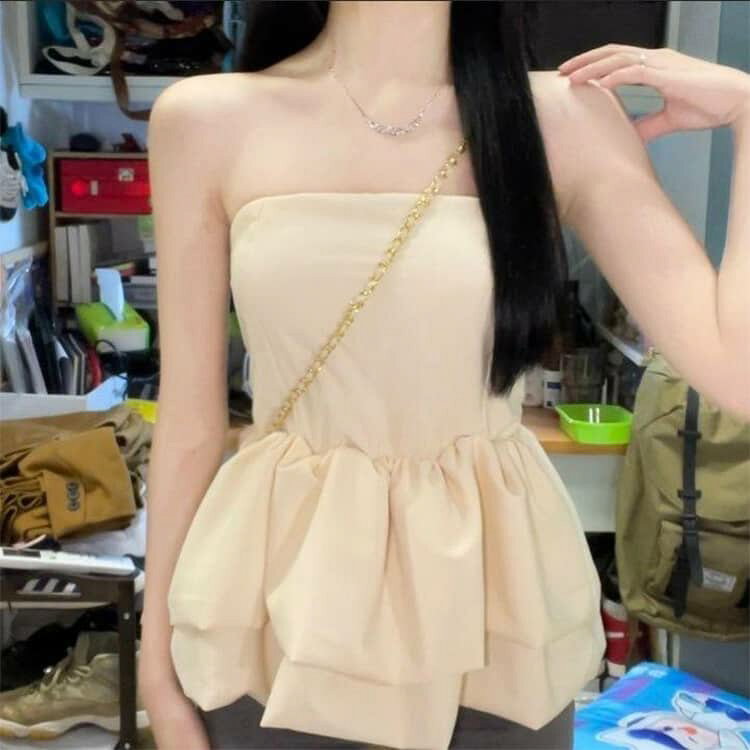 業務SHOP SaK24のペプラムバルーン 20代 大人可愛い インナー バックゴム ベアトップ トップス キャミソール 30代 ペプラム ペプラム 40代ファッション ベアトップ 韓国 40代 重ね着 レイヤード ノースリーブ 体型カバー 着痩せ 細見え デート リゾート 旅行｜アングル3