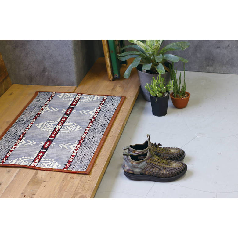 トゥーゴーマット インテリア アウトドア 80×50cm 玄関 キャンプ 洗える ラグ 車中泊 UV加工糸 マット 新生活 おしゃれ クレエ POST [2]