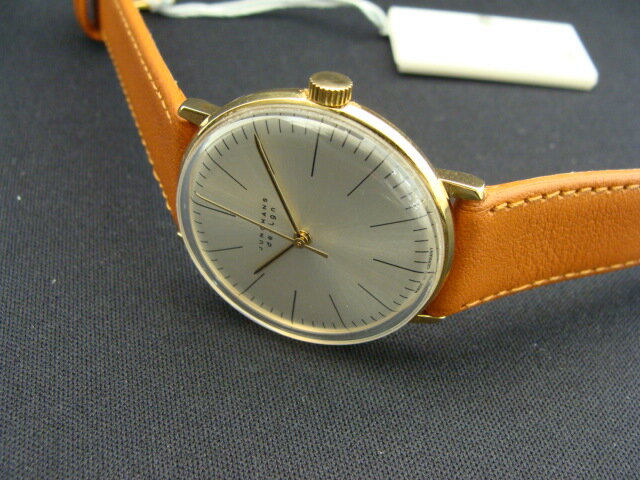 国内正規品ユンハンス【JUNGHANS】バウハウス最後の巨匠「MAX・BILL」　マックスビルデザイン　機械式手巻き　シルバー文字盤　送料無料
