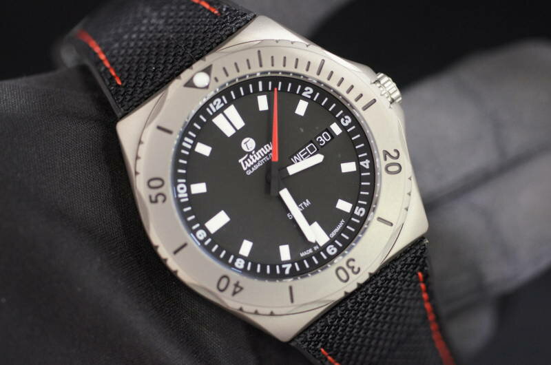 国内正規品【チュチマTUTIMA】【ドイツ製】ドイツ・グラスヒュッテ　チタンケース　自動巻　50気圧防水【6151-01】