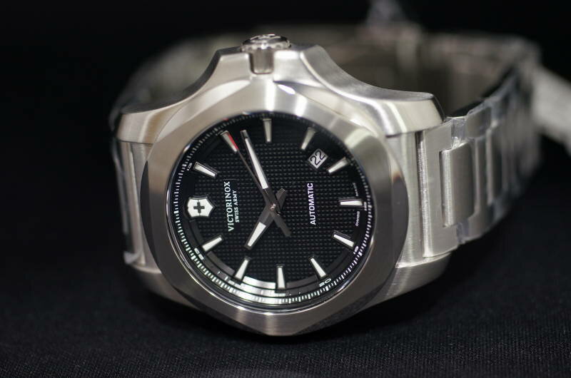 国内正規品VICTORINOX【ビクトリノックス【INOXイノックス】自動巻き【ブラック】戦車が踏んでも壊れない腕時計【241837】ステンレス