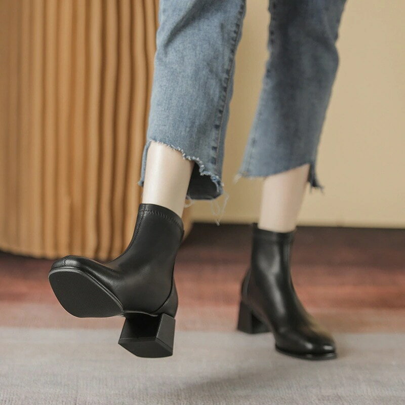 のレザーブーツ白いフレンチブーツ太いヒールと角張った裸靴ショートブーツ靴 レディース