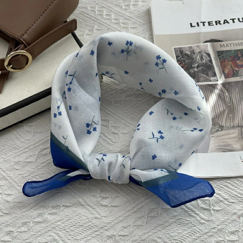 シルクスカーフ女性の春 レトロ印刷綿スカーフの新しい韓国語版 小さな正方形のスカーフの首の小さなネッカチーフ女性シルクスカーフの何百もの