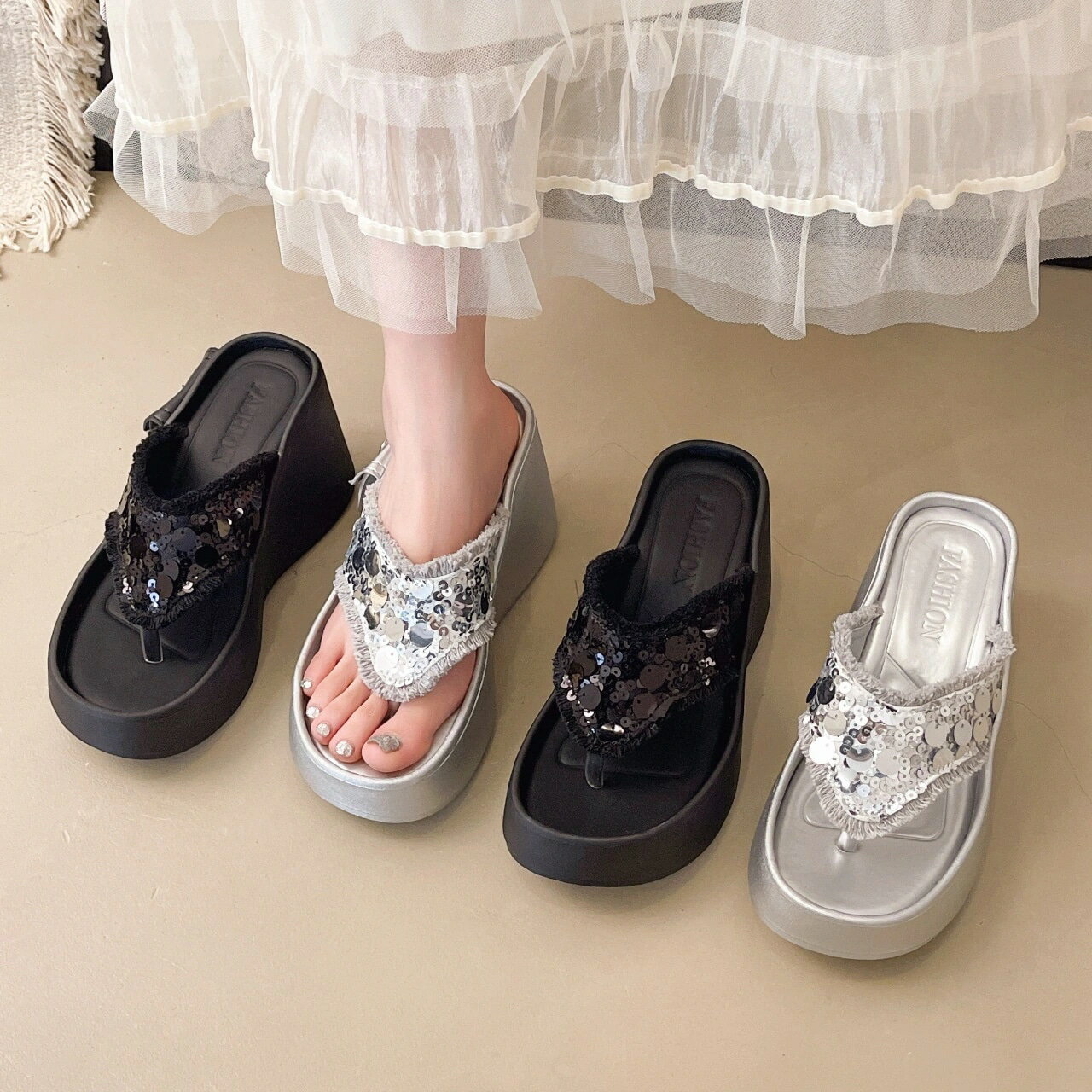 サンダル 厚底サンダル 話題！トングサンダル 春と秋の新しい外部摩耗厚底サンダルスリッパ女性スパン..