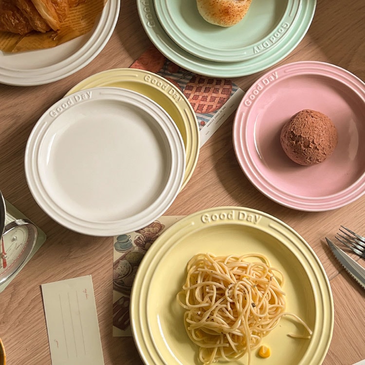 プレート 北欧 おしゃれ 英字柄 純色 丸形 食器皿 カレー皿 パスタ皿 ステーキ皿 サラダ皿 ランチ皿 ディナー皿 割れにくい キッチン雑貨 洋食器 和食器 磁器 直径 CM/直径 CM 電子レ