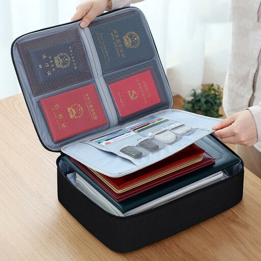 収納ポーチ バッグ 防水 防災 手提げ パスワードロック付き マルチケース 多層収納 貴重品入れ pc周辺小物用 ケーブル収納 配線収納 現金収納 集金袋 スマホ収納 領収書 パスポート 航空券 チケット クーポン 旅行 安全 保管 (3層,ネイビー) 収納ポーチ バッグ 防水 防災 手提げ パスワードロック付き マルチケース 多層収納 貴重品入れ pc周辺小物用 ケーブル収納 配線収納 現金収納 集金袋 スマホ収納 領収書 パスポート 航空券 チケット クーポン 旅行 安全 保管 (3層,ネイビー)