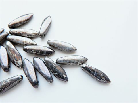 【最終在庫】本場チェコビーズ：ダガー：チョークホワイト・アンティーク・クローム【RCP】