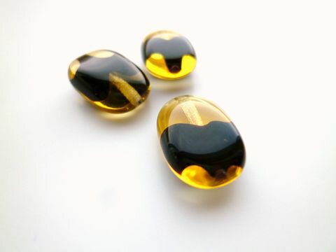 【最終在庫】本場チェコビーズ：プレス:オーバル：トパーズxブラック【RCP】