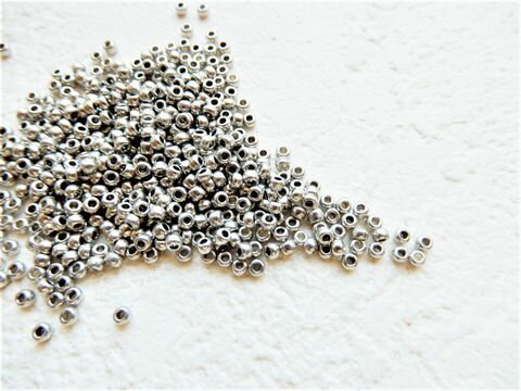 《お待たせ!!》本場チェコビーズ：シードビーズ：メタリック・シルバー【RCP】のサムネイル