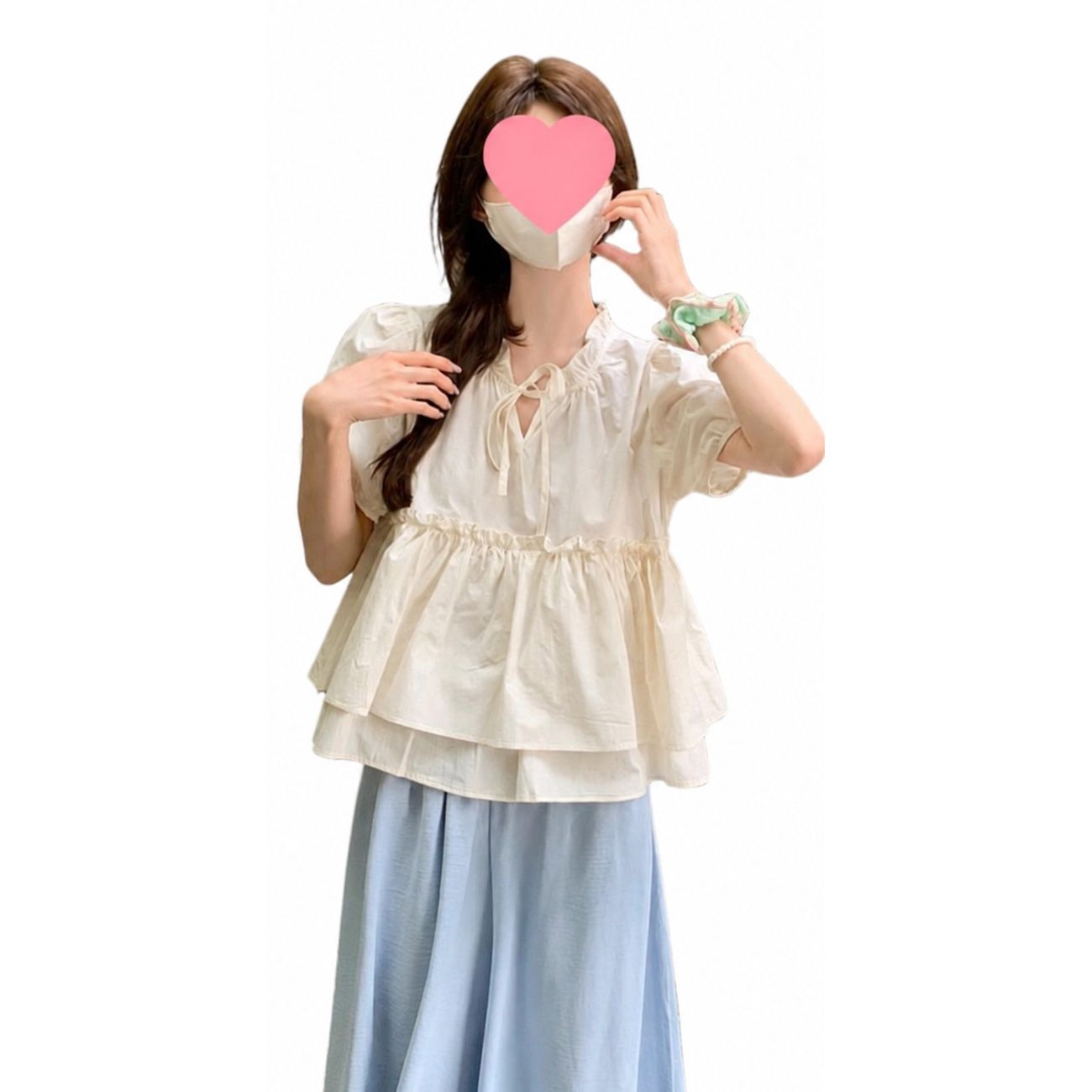 Rakuten - 【体型カバー】チュニック 半袖 ブラウス レディース トップス ペプラム ティアード ボリューム袖 シャツ ぽわん袖 リボン ギャザー キーネック 涼しい Aライン 二の腕カバー 着痩せ 細見え ゆったり 春夏 通勤 ママコーデ オフホワイト