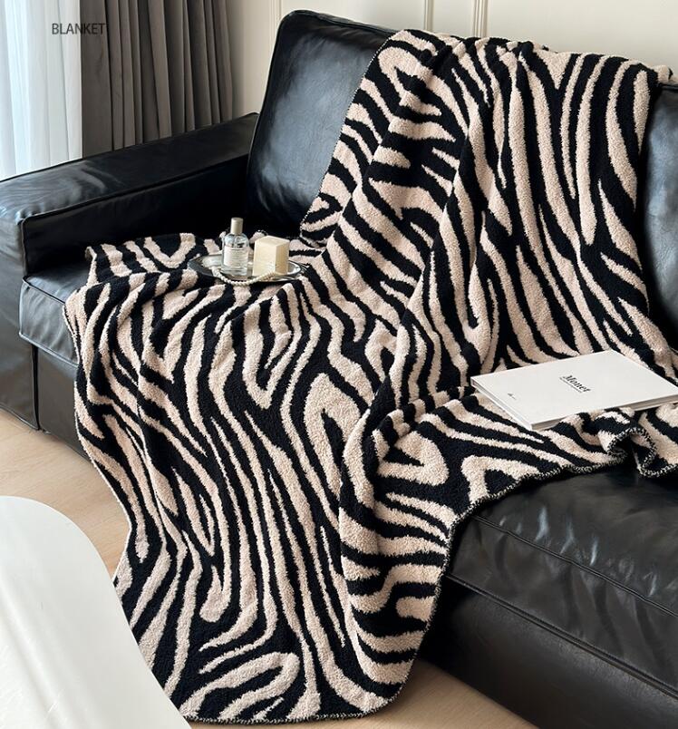 ブランケット 毛布 ゼブラ柄 お洒落 ひざ掛け 昼寝 暖かい 北欧 柔らかい肌ざわり 大判 シングル 高級感 あったか ギフト プレゼント 膝掛け 洗濯可 掛け布団 車中 オフィス ソファーカバー 新生活応援 撮影道具 新作