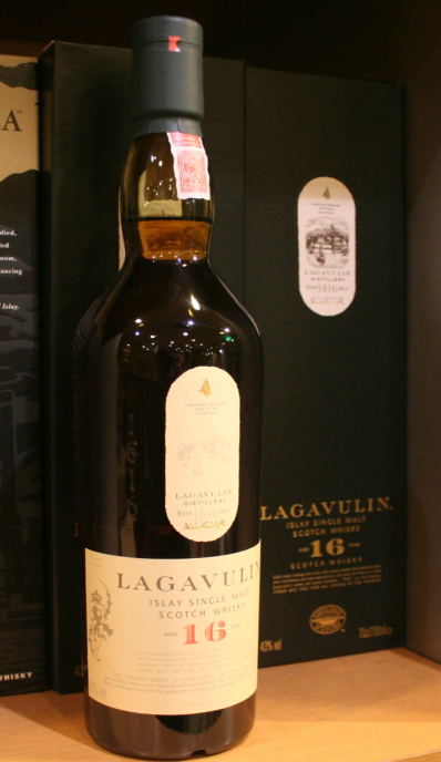 正規品　ラガヴーリン16年　43度　700ml【箱入り】（ラガブーリン）