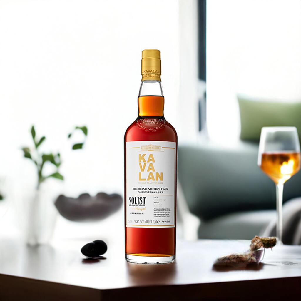 カバランソリスト オロロソシェリーカスク カスクストレングス シングルモルトウイスキー 700ml 箱入りKavalan Solist Oloroso Sherry Single Cask Strength
