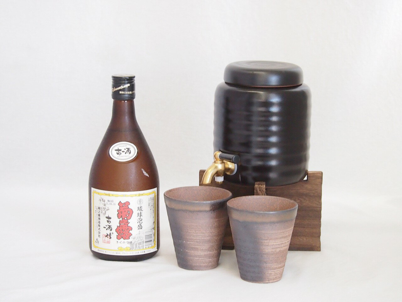 本格焼酎サーバー1000cc(18cm×24cm 1kg)三重県萬古焼き備前金彩ペアカップ(200ml×2個)菊之露酒造 古酒琉球泡盛菊之露 (沖縄県) 720...