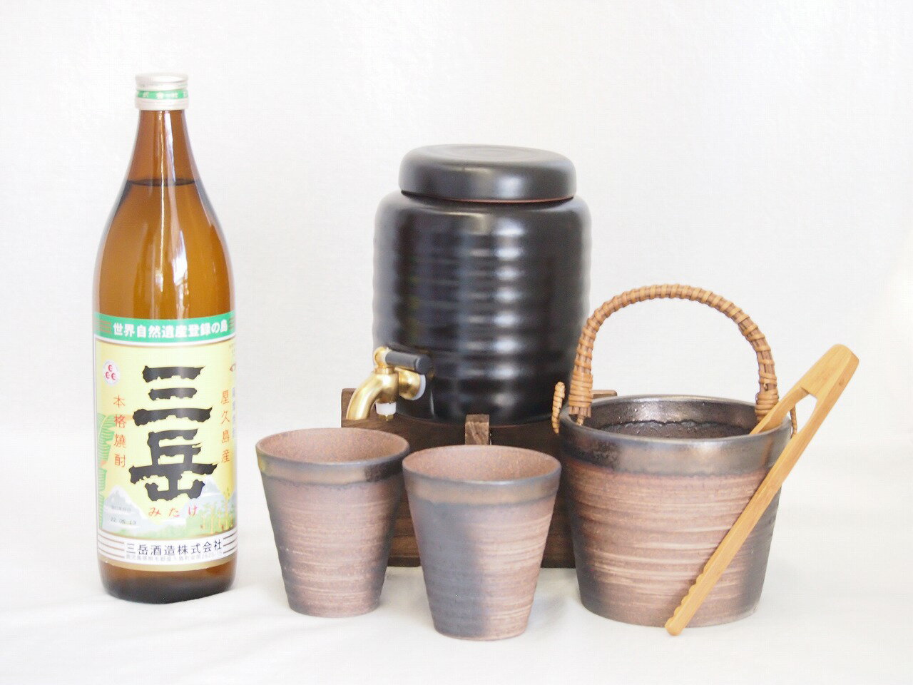 本格焼酎サーバー1000cc(18cm×24cm 1kg)萬古焼ペアカップ氷入れ竹トングセット三岳酒造 本格芋焼酎 屋久島産三岳 (鹿児島県) 900ml×1本
