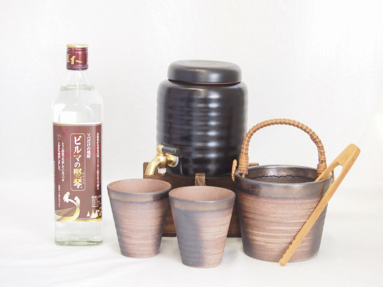 本格焼酎サーバー1000cc(18cm×24cm 1kg)萬古焼ペアカップ氷入れ竹トングセット ソバだけのそば焼酎 ビルマの竪琴 (ミャンマー) 700ml×1...