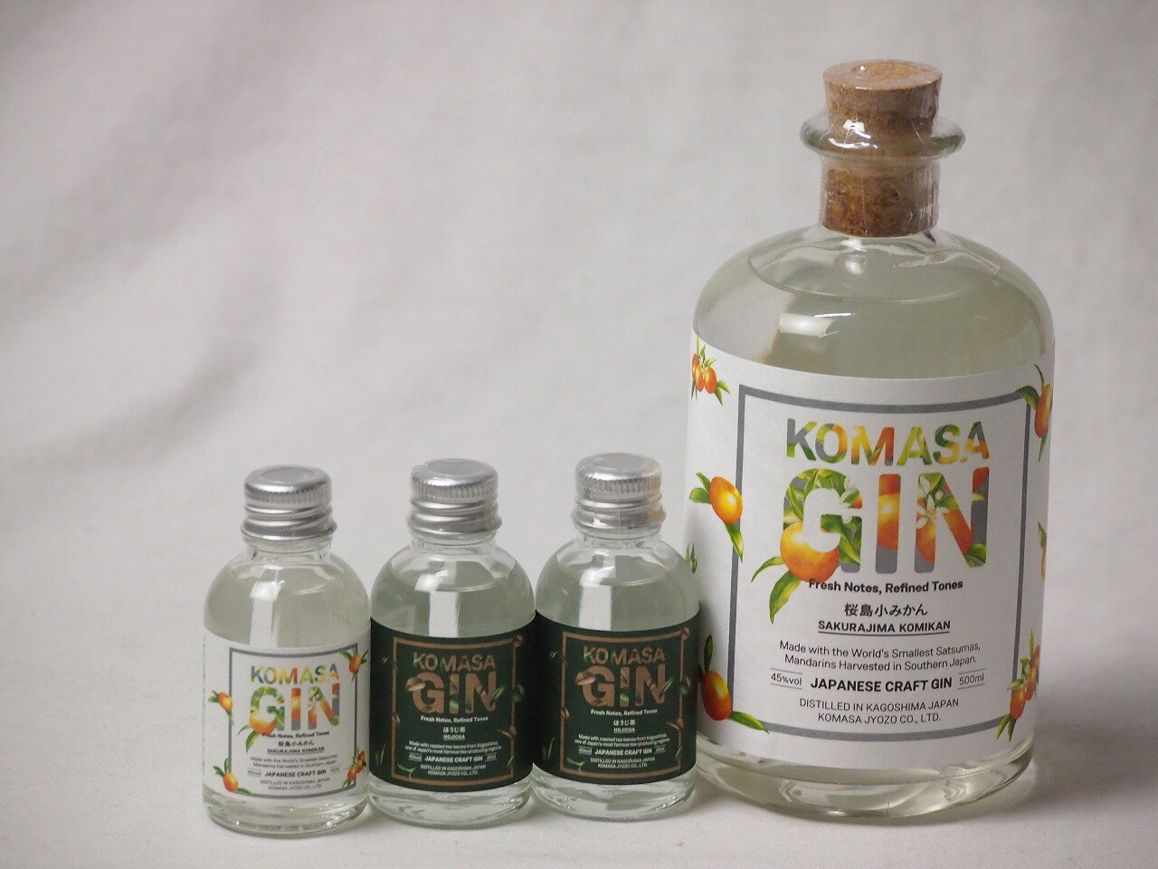 エレガントなクラフトジン4本セット(小正醸造 コマサジン桜島小ミカン45度（鹿児島県） 小正醸造 コマサジンほうじ茶45度（鹿児島県）) 45ml×3本 500ml×1本