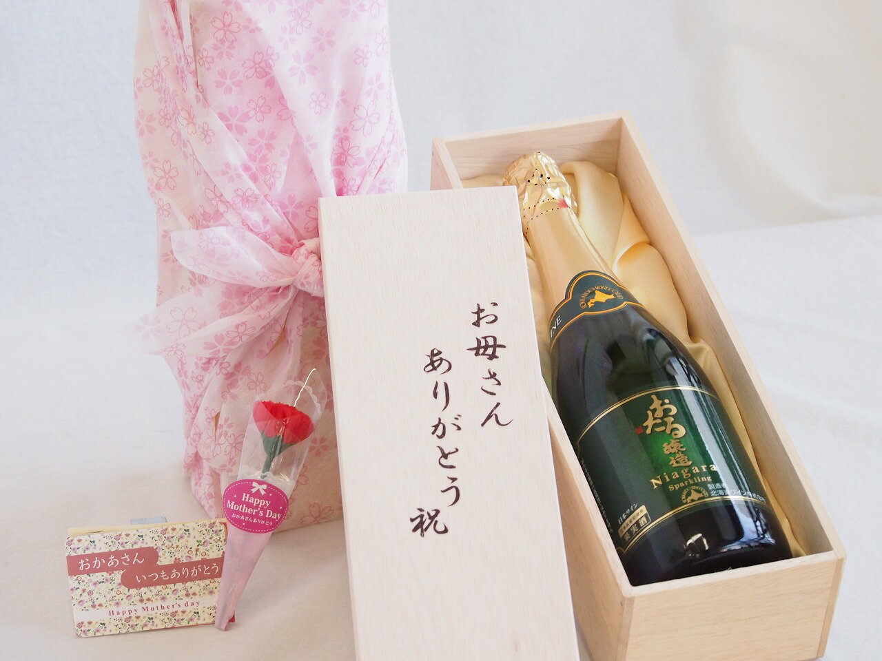 【最大2000円オフクーポン26日1:59迄】母の日 お母さんありがとう木箱セット おたる醸造ナイアガラスパークリングワインやや甘口 (北海道) 720ml 母の日カードとカーネイション付