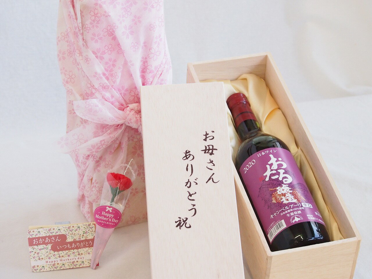 母の日 お母さんありがとう木箱セット 日本産葡萄100%使用おたる醸造キャンベルアーリ赤ワイン辛口 (北海道) 720ml 母の日カードとカーネイション付