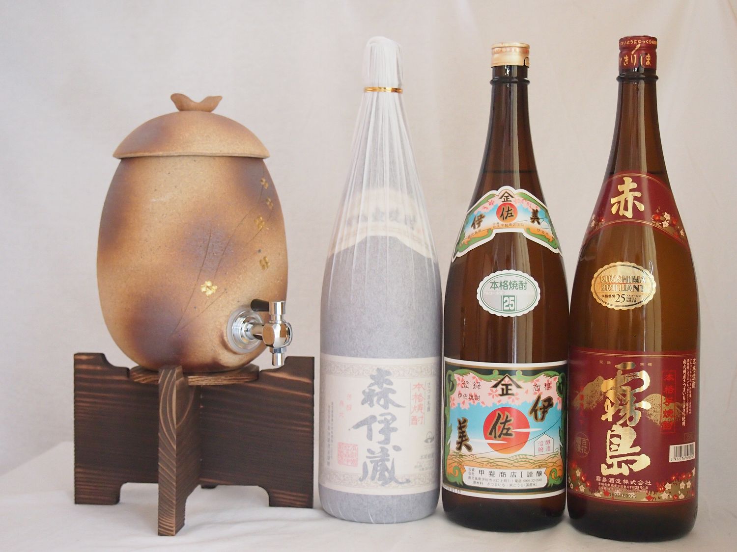 伊佐美 信楽焼・明山窯　焼酎サーバー　火色金小紋　2200cc(滋賀県)芋焼酎3本セット 森伊蔵1800ml 甲斐商店 伊佐美1800ml 赤霧島1800ml(鹿児島 宮崎)