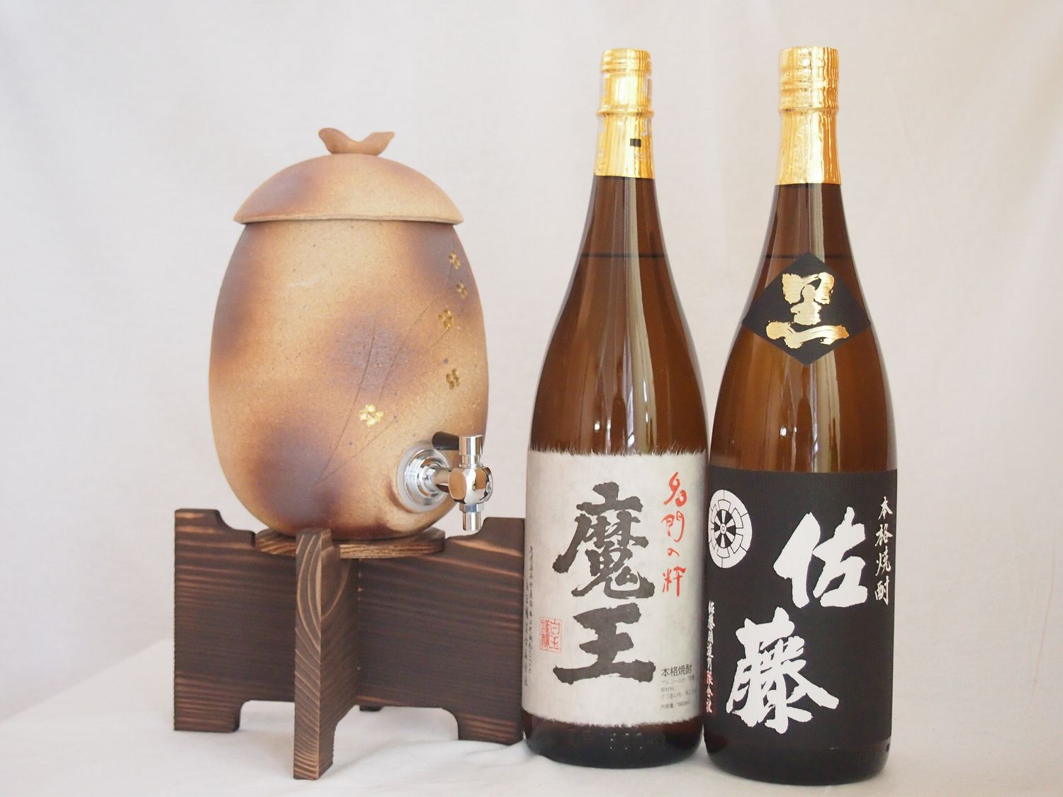 佐藤 黒 信楽焼・明山窯　焼酎サーバー　火色金小紋　2200cc(滋賀県)芋焼酎2本セット 魔王1800ml 佐藤黒 1800ml(鹿児島)