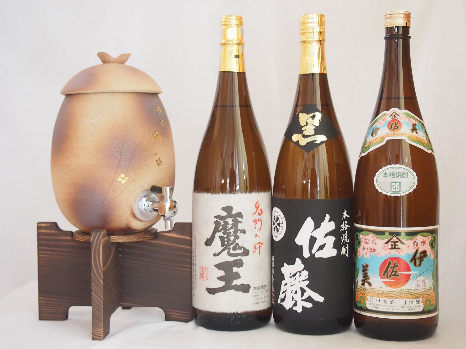 伊佐美 信楽焼・明山窯　焼酎サーバー　火色金小紋　2200cc(滋賀県)芋焼酎3本セット 佐藤黒1800ml 魔王1800ml 甲斐商店 伊佐美1800ml(鹿児島)