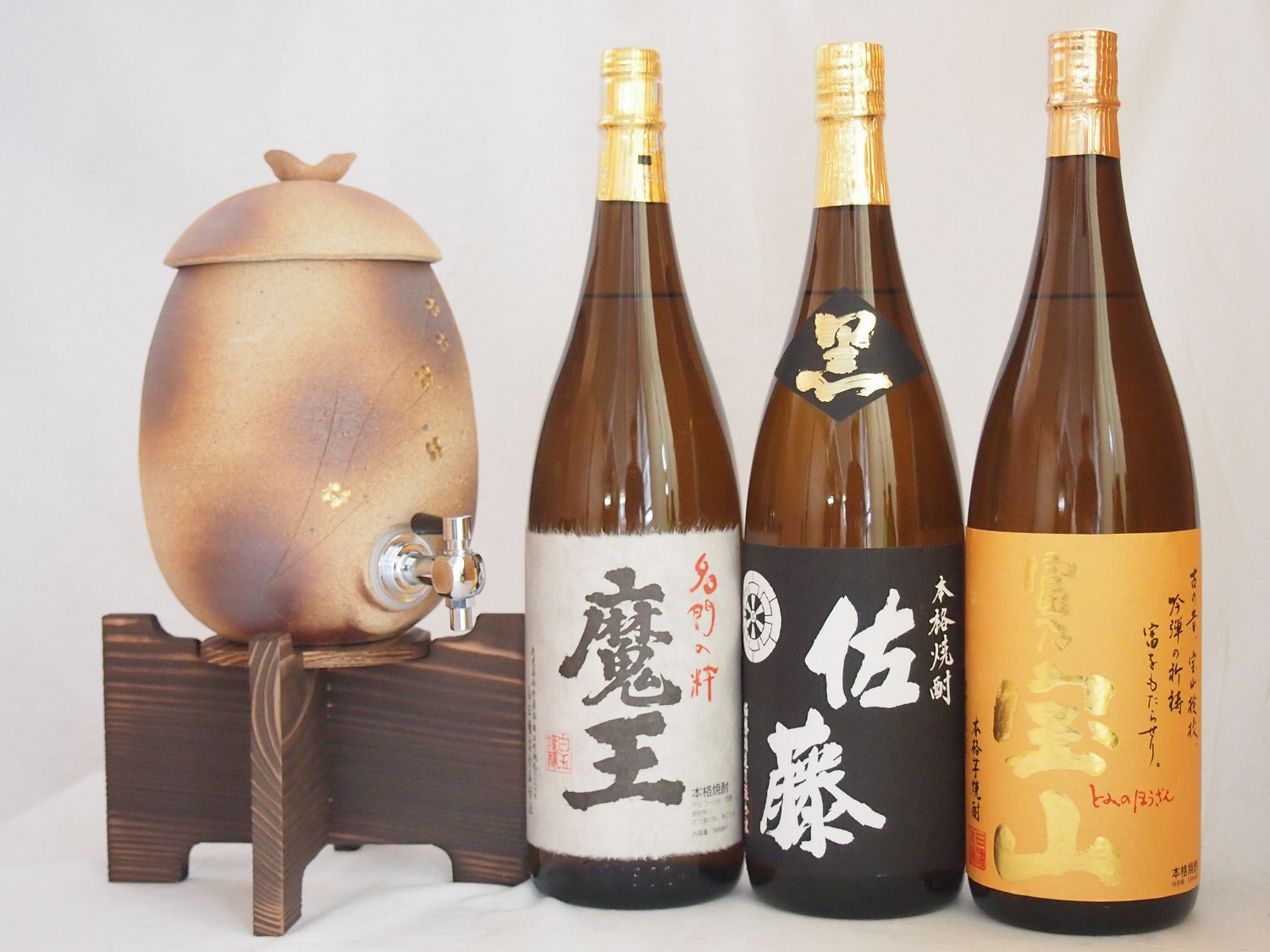 佐藤 黒 信楽焼・明山窯　焼酎サーバー　火色金小紋　2200cc(滋賀県)芋焼酎3本セット 佐藤黒1800ml 魔王1800ml 西酒造 富乃宝山1800ml(鹿児島)