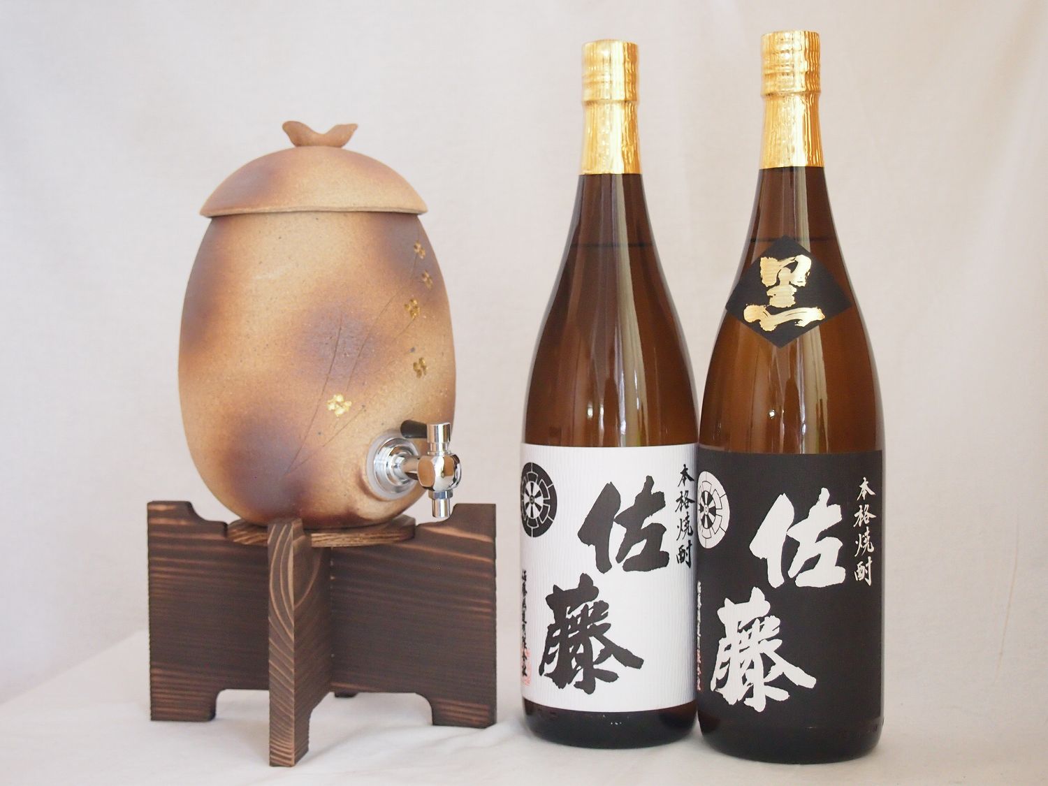 佐藤 黒 信楽焼・明山窯　焼酎サーバー　火色金小紋　2200cc(滋賀県)芋焼酎2本セット 佐藤白1800ml 佐藤黒1800ml(鹿児島)