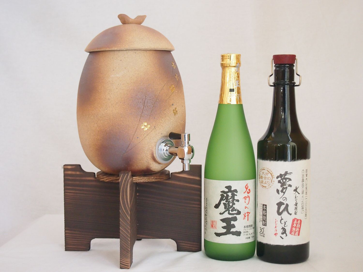 信楽焼・明山窯　焼酎サーバー　火色金小紋　2200cc(滋賀県)芋焼酎2本セット 魔王720ml 井上酒造 夢のひととき5年熟成720ml(鹿児島　大分)