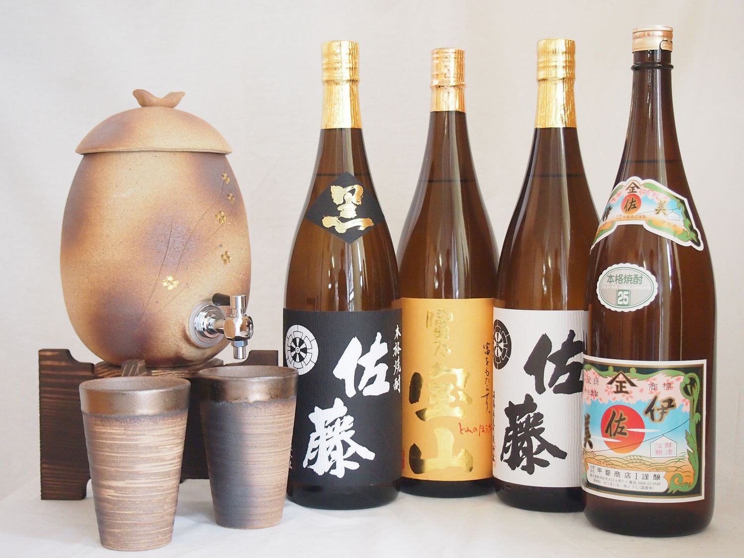 信楽焼・明山窯 焼酎サーバー 火色金小紋 2200cc(滋賀県)+萬古焼・備前金彩焼酎ペアカップ(三重県)+芋焼酎 佐藤黒 富乃宝山 佐藤白 伊佐美 1800m...
