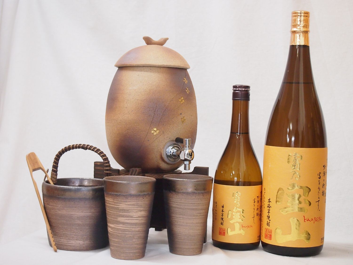 信楽焼・明山窯 焼酎サーバー 火色金小紋 2200cc(滋賀県)+萬古焼・備前金彩焼酎ペアカップ 氷入れ(三重県)+芋焼酎 西酒造 富乃宝山 720ml 180...