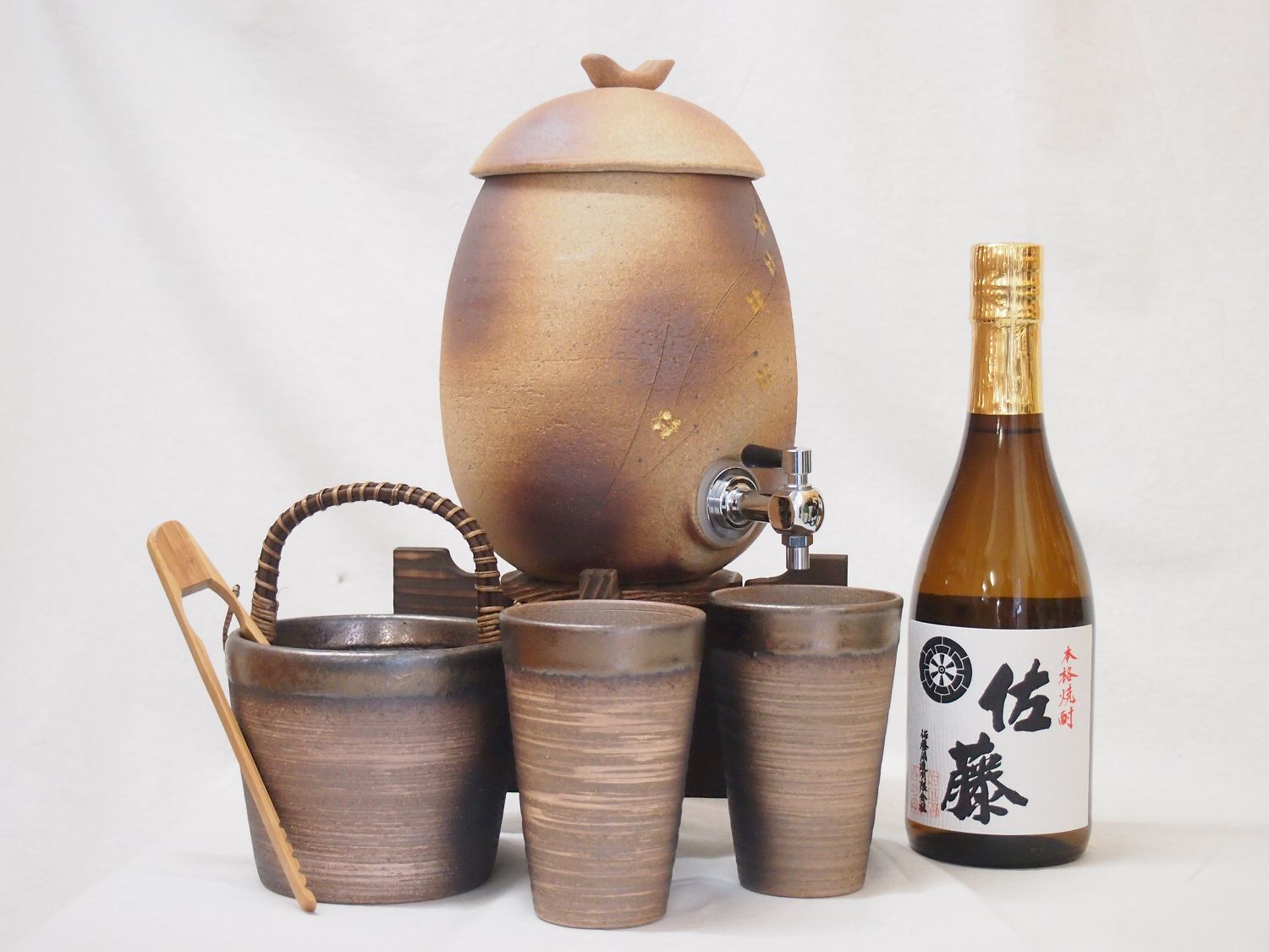 信楽焼・明山窯 焼酎サーバー 火色金小紋 2200cc(滋賀県)+萬古焼・備前金彩焼酎ペアカップ 氷入れ(三重県)+芋焼酎 佐藤 白 720ml(鹿児島県)