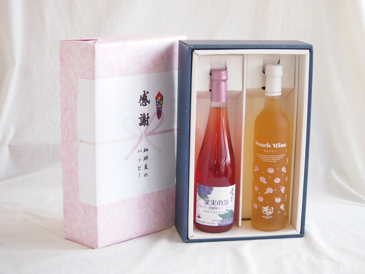 「最もリッチで、濃厚な果実味」**を楽しめるのがこの黒葡萄です。まるで高級なプレミアムぶどうジュースをお酒にしたような贅沢感があります。 --- ### ?? 「北海道黒葡萄」の特徴 このワインは、北海道産の黒ぶどう（主にキャンベル・アーリ...