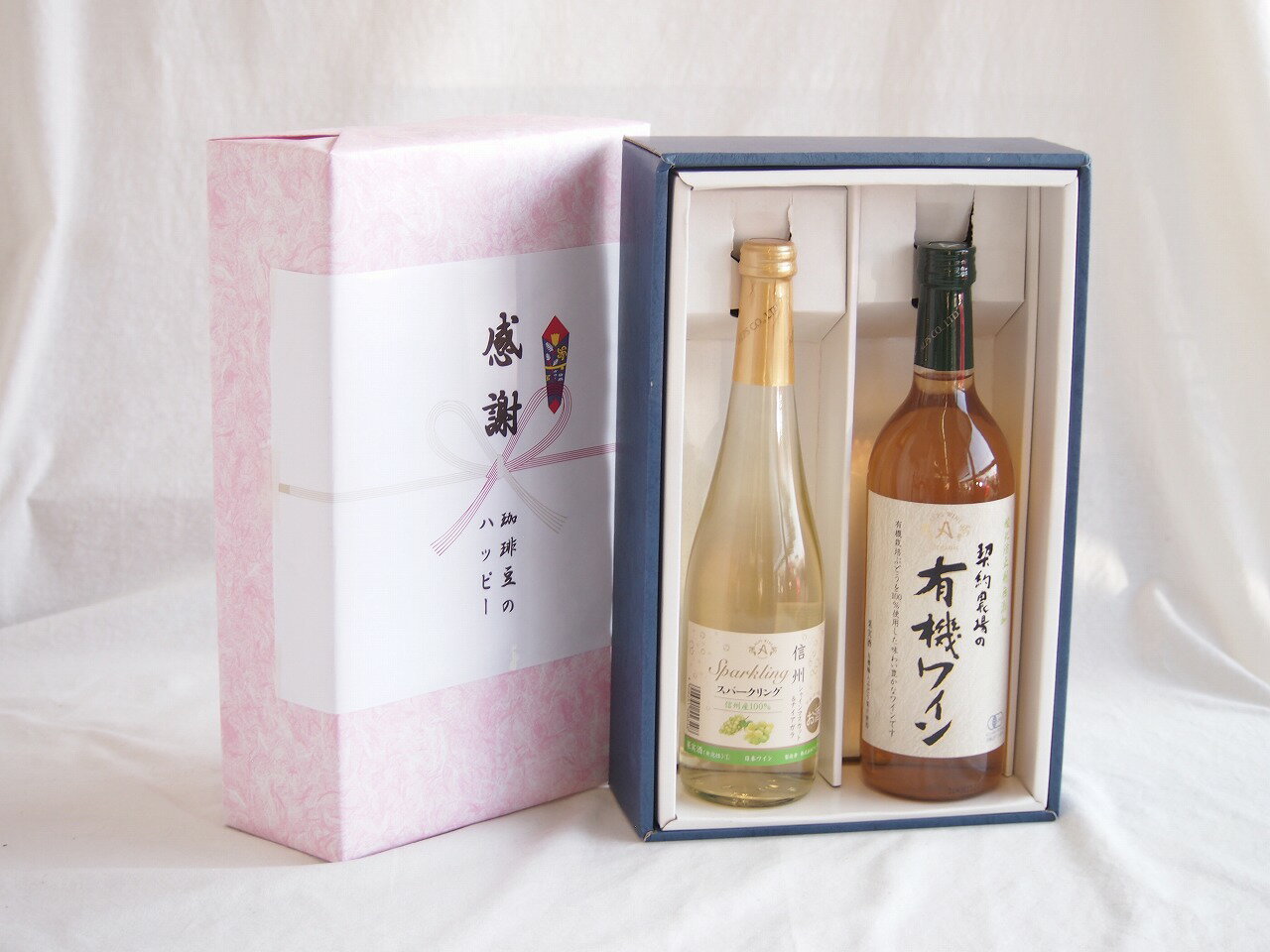 長野県産のぶどうを贅沢に使用した、非常にフルーティーで飲みやすい低アルコールの甘口スパークリングワインです。 1. 贅沢な2種類のぶどうを使用 シャインマスカット:** 上品で華やかな香りと、濃厚な甘みが特徴です。 ナイアガラ:** 非常に...