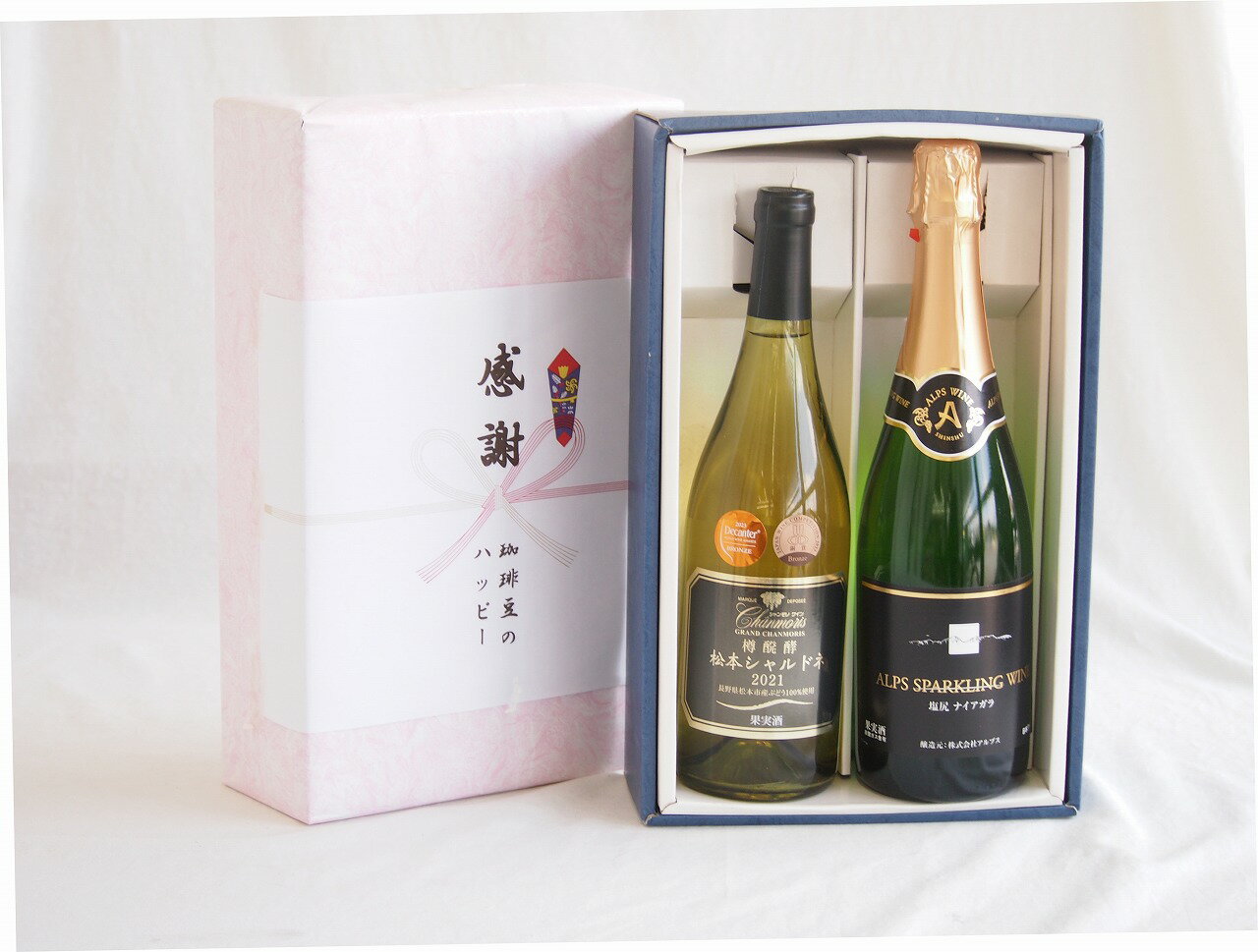 本格的な辛口白ワインです。 山梨県を代表するワイン用ブドウ「甲州」を使い、手間暇をかけて造られたこのワインは、食事と一緒に楽しむのに最適な、非常に評価の高い一本です。 このワインの最大の特徴は、「甲州種ブドウ」と「シュール・リー製法」にあり...